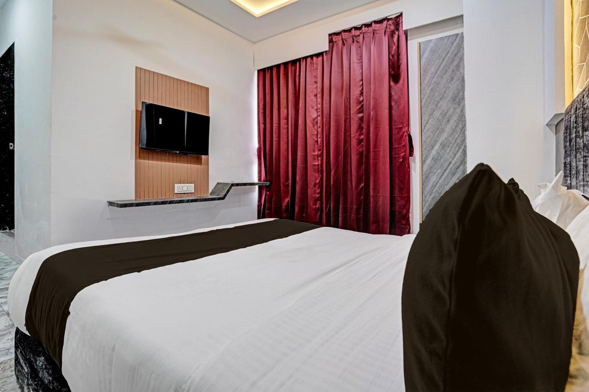 Hotel O Star Galaxy Σουράτ Εξωτερικό φωτογραφία