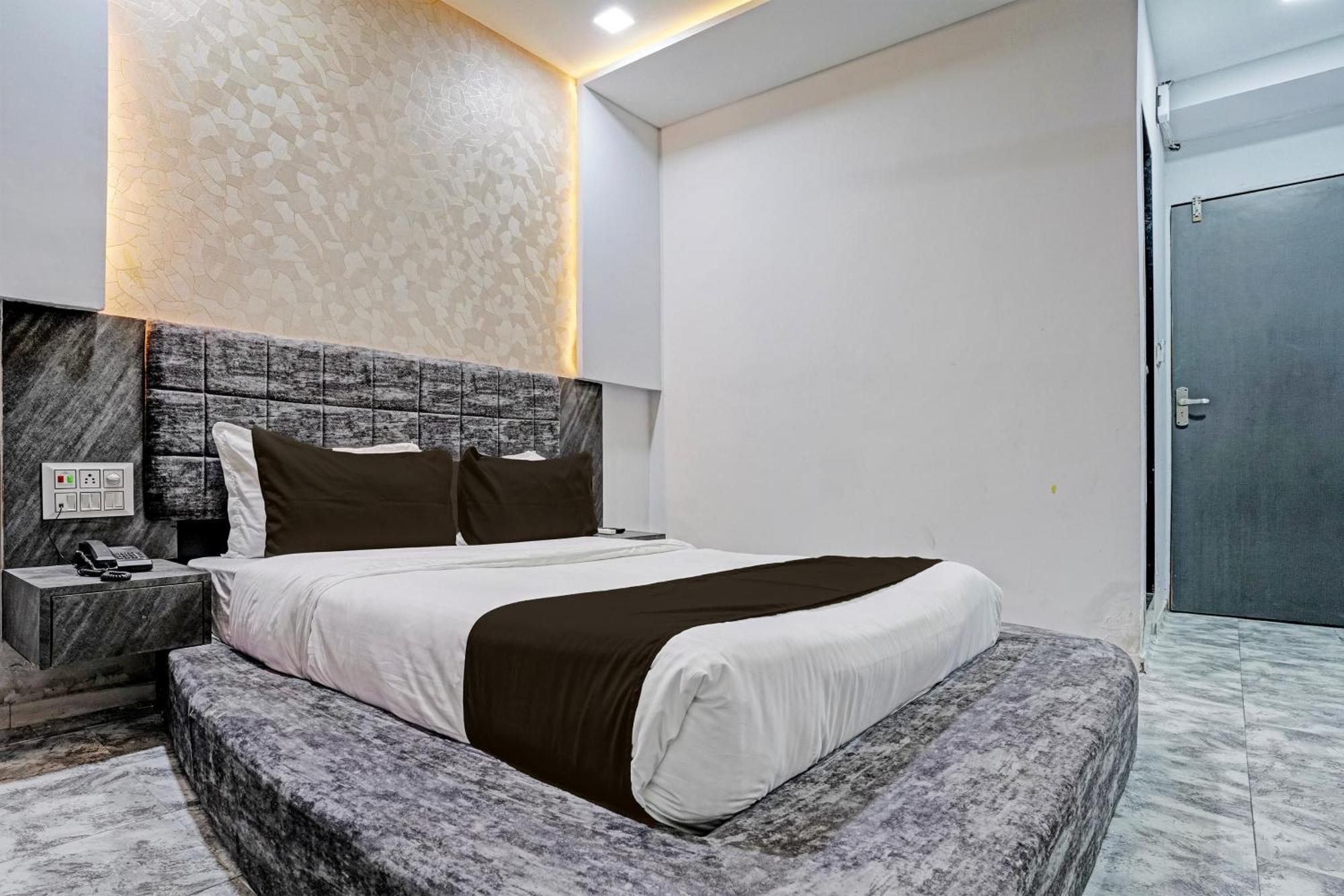 Hotel O Star Galaxy Σουράτ Εξωτερικό φωτογραφία